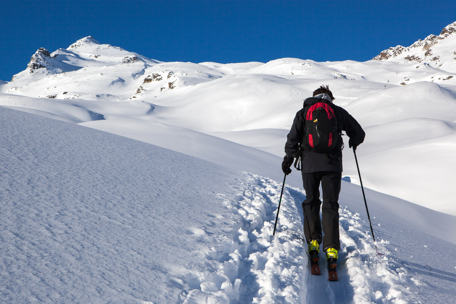 Aufstieg in schönstem Pulverschnee